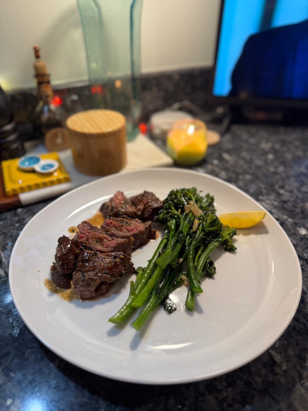 Broccoli Rabe with Garlic, Red Pepper Flakes &&nbsp;Lemon